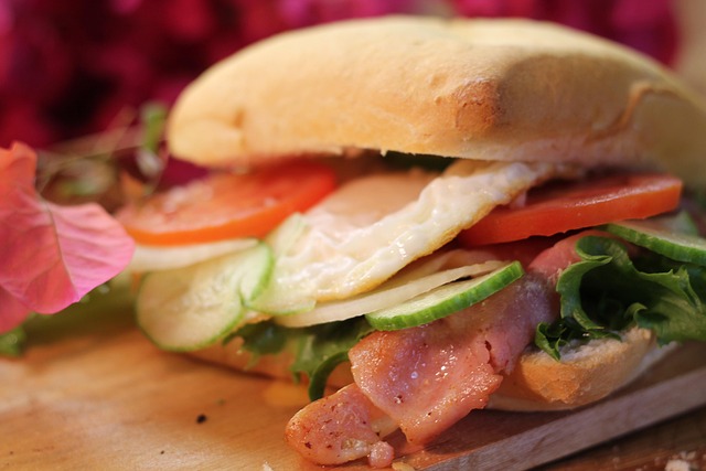 FREE Breakfast Roll for all Pre Registered Delegates!